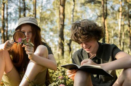Teenagers explore nature and study outdoors, enjoying a fun and educational adventure., tags: freizeit bildung und - pexel